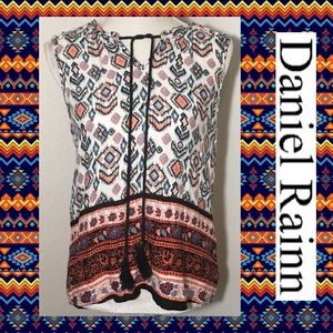 Clearance! Daniel Rainn Geometric Top